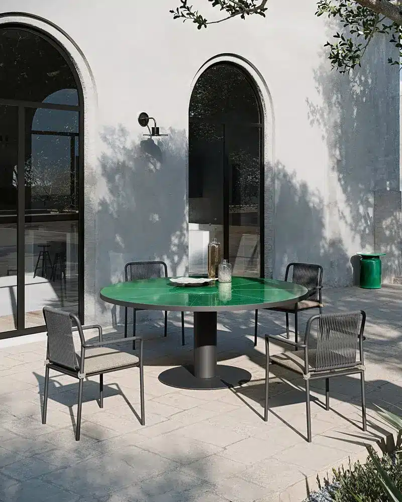 Table Pantagruel 250 en pierre de lave