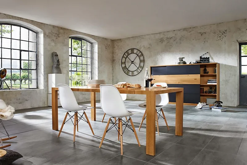 Table EDGE de RODAM en bois massif (1)
