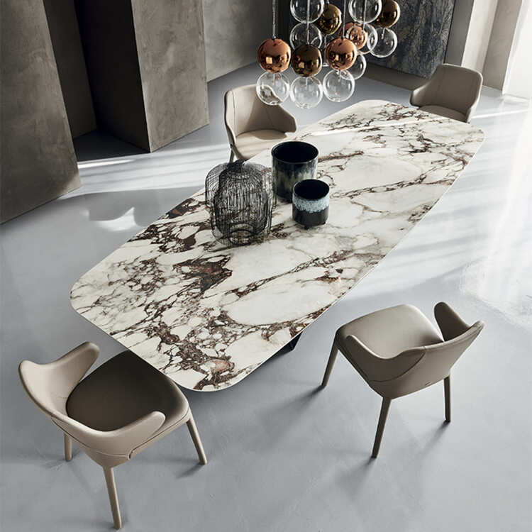 Table à manger en céramique conçue par Andrea Lucatello