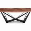 Table en bois massif au design moderne
