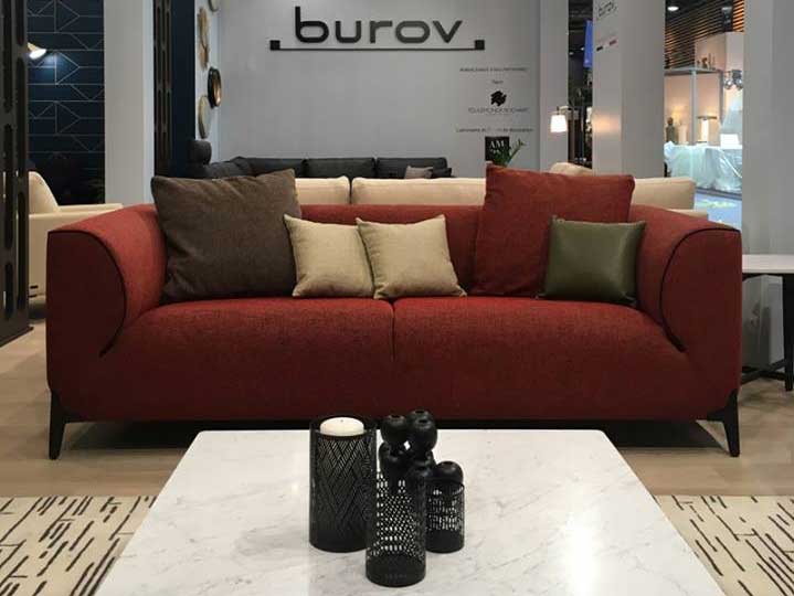 Canapé haut de gamme tissu rouge Montaigne de Burov