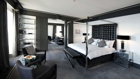 Chambre à coucher de luxe dans un grand hôtel